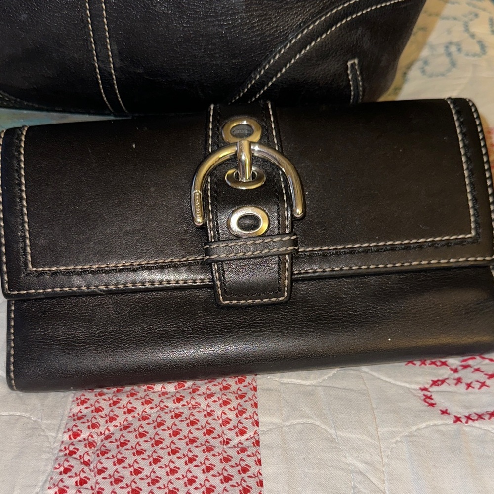 COACH Soho Elegant Black Leather Tote Bag and Wallet Set (Z1) - Picture 4 of 15